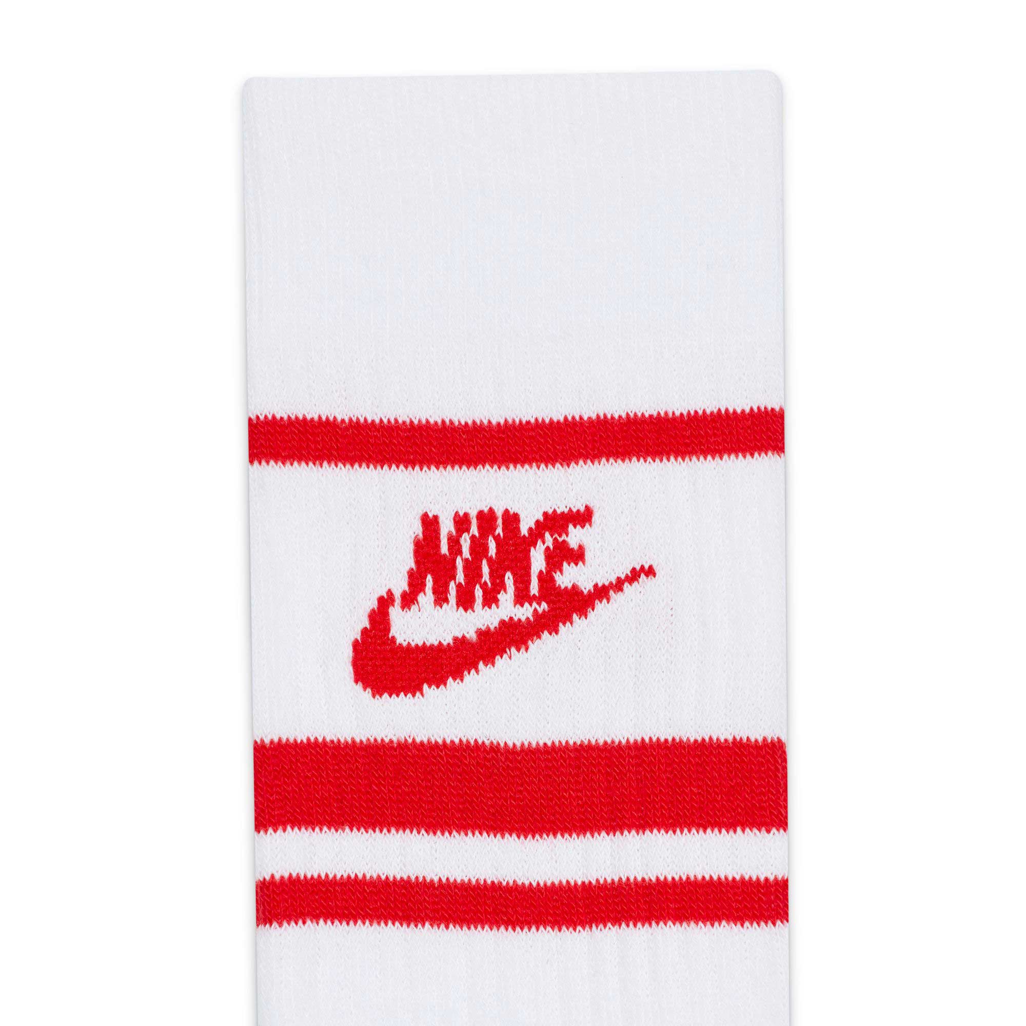 Nike Sportswear Everyday Essential Socks Red