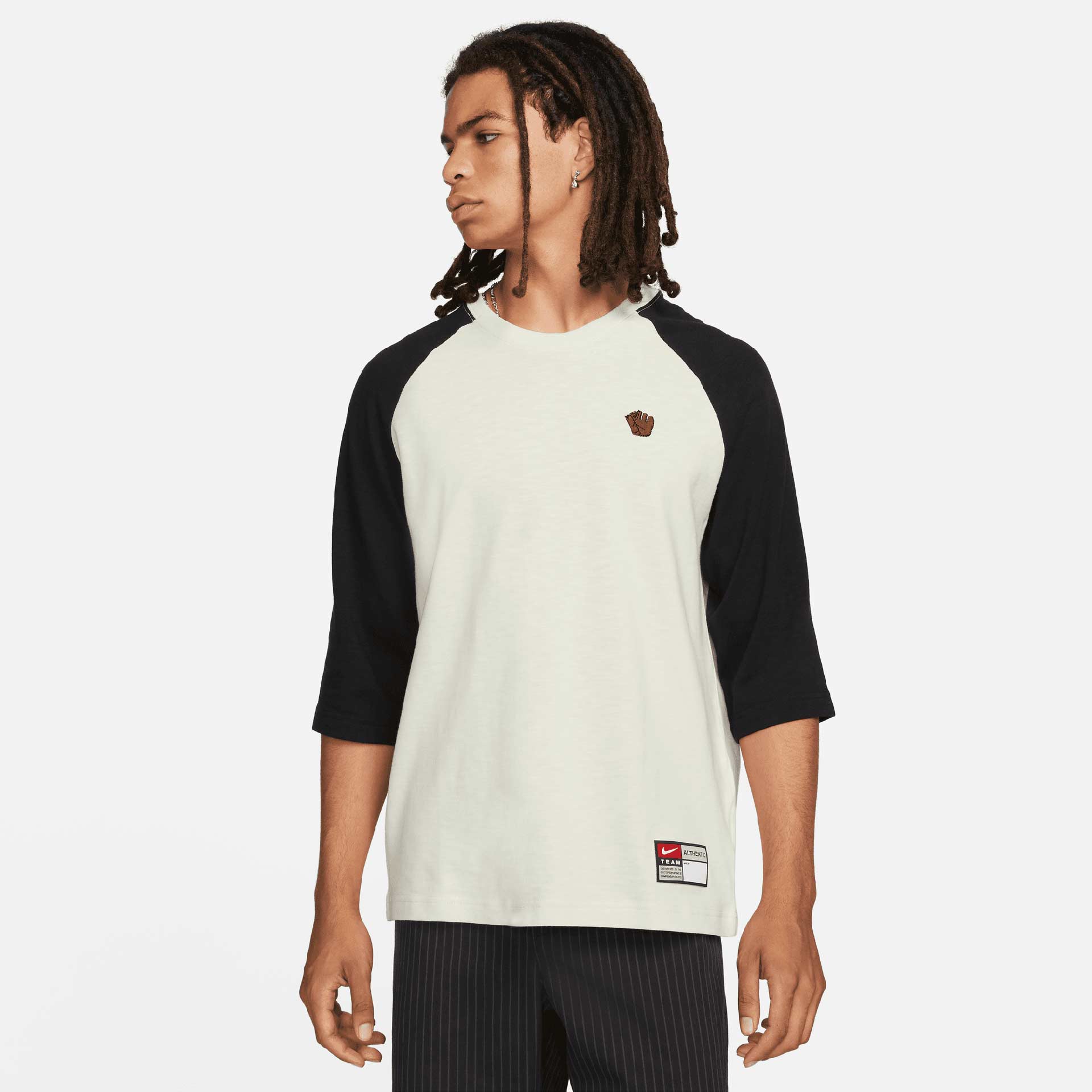 Nike SB Raglan Skate T-Shirt Coconut Milk 01