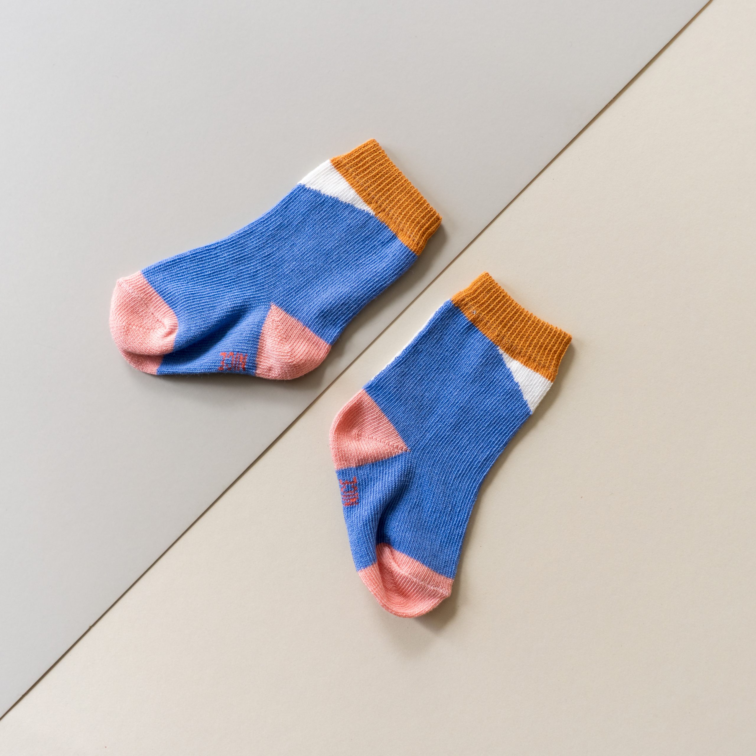 Nice Socks Baby-Kindersocken diagonal lilac 02