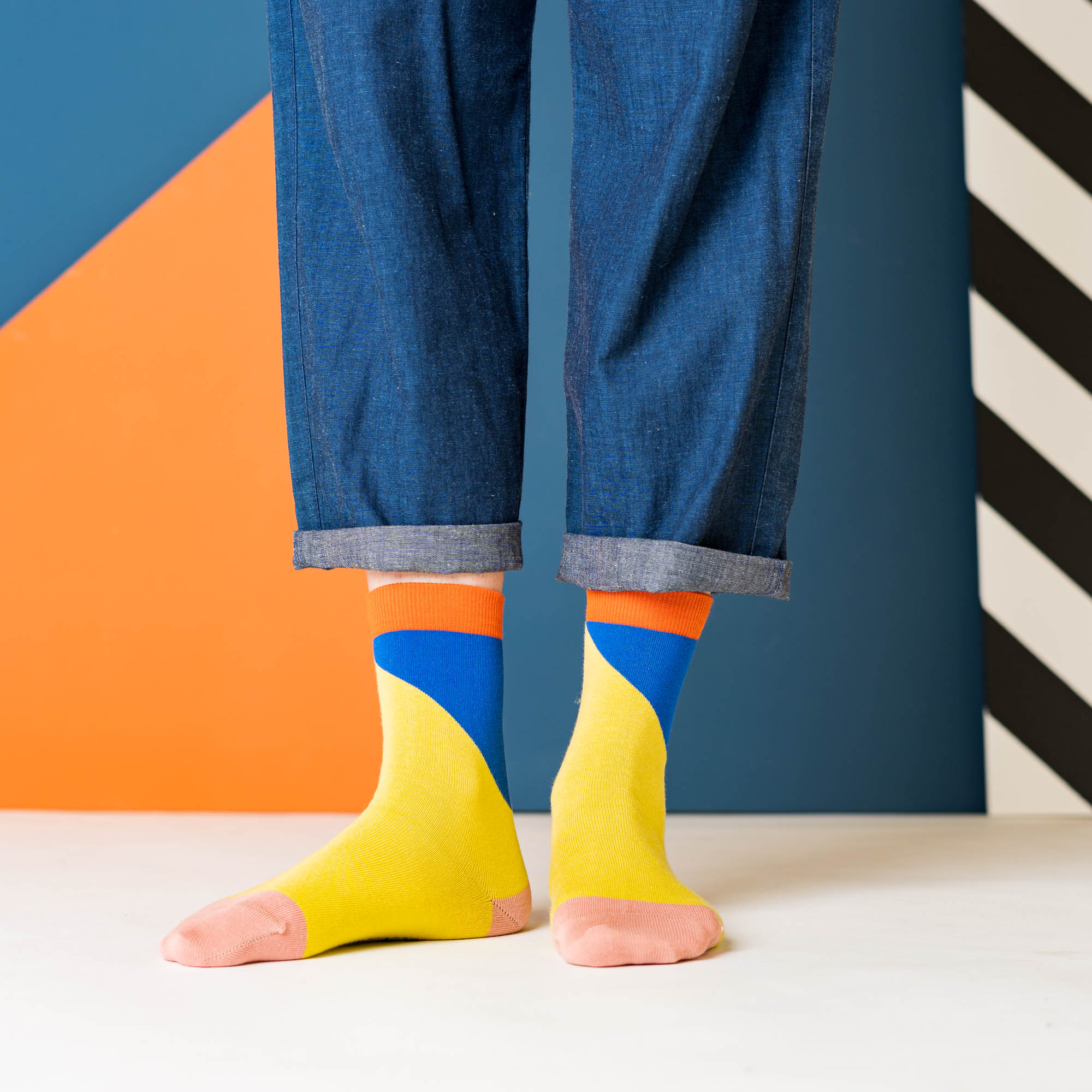 Nice Socks diagonal yellow 01