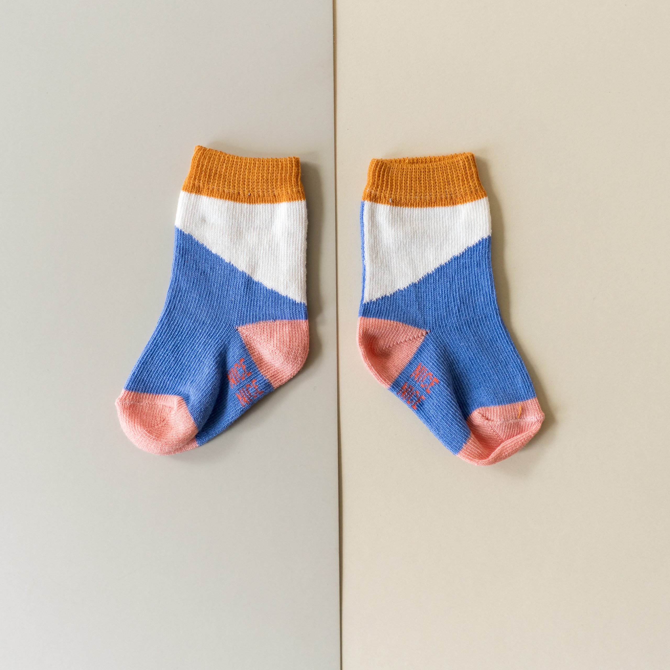 Nice Socks Baby-Kindersocken diagonal lilac 01