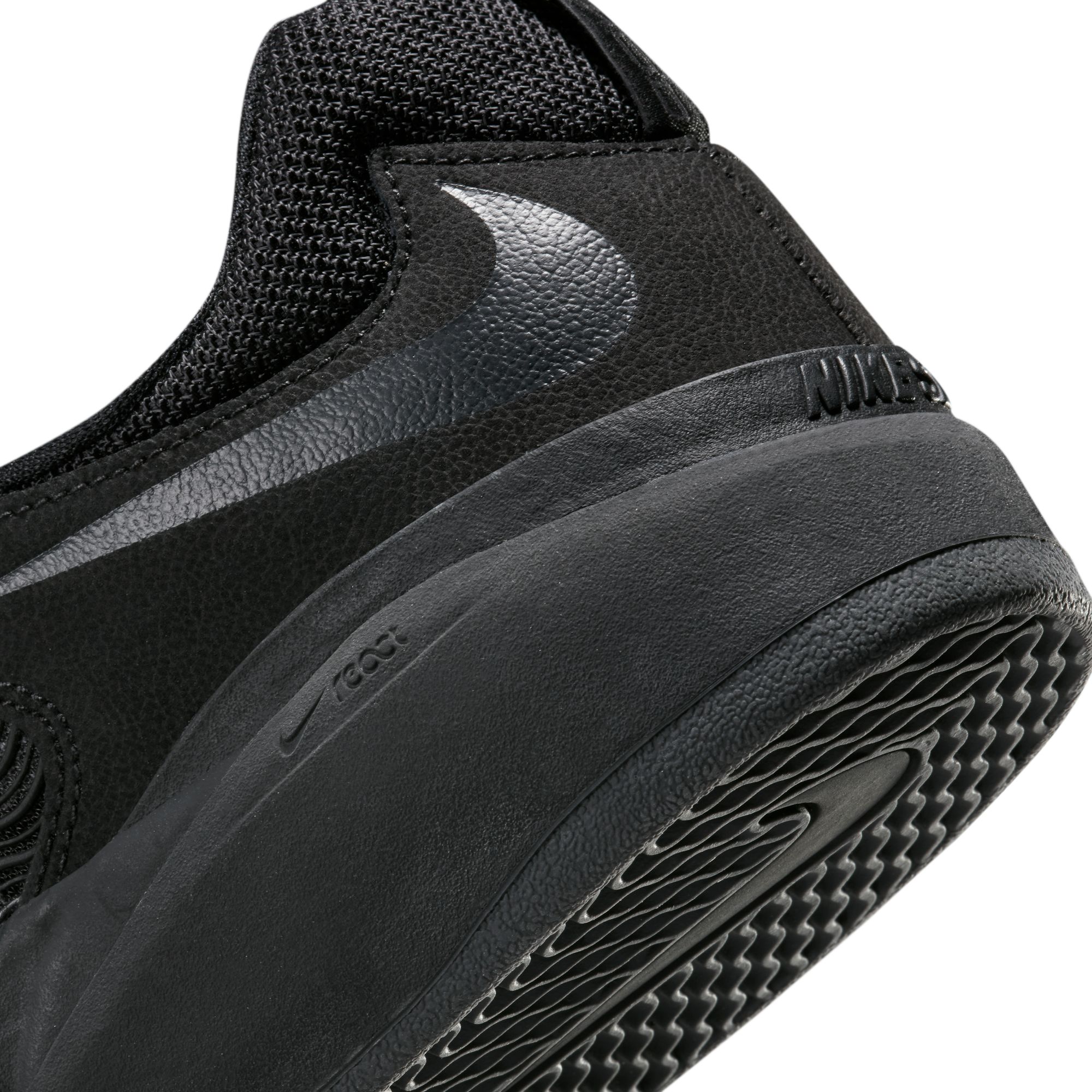 Nike SB Ishod Wair Premium Black 06